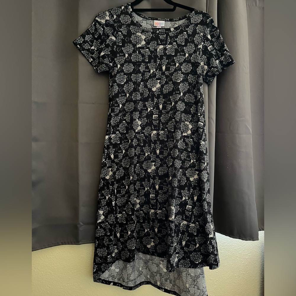 Lularoe Carly Black and White Floral Short-Sleeve A-Line Dress